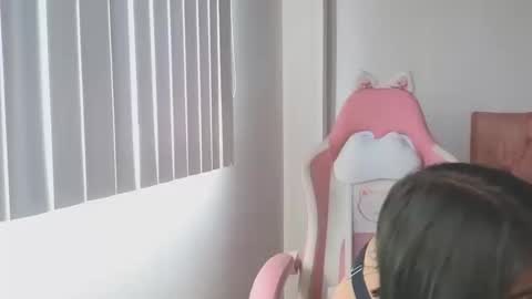 Crystal Blaze online show from October 16, 3:33 pm