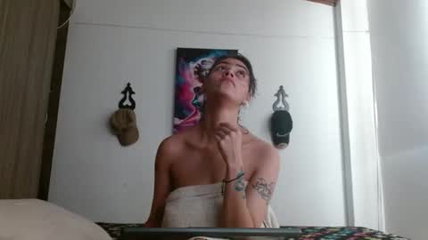 Crystal Blaze online show from May 23, 5:53 pm
