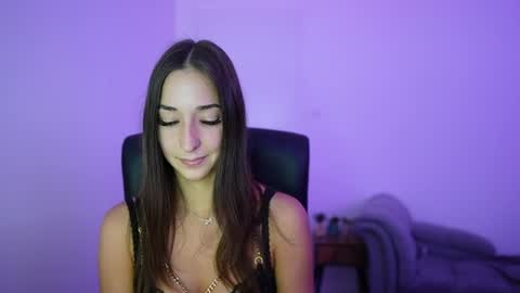 Crystalbrunette18 online show from June 14, 6:32 pm
