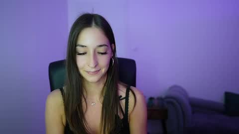 Crystalbrunette18 online show from May 12, 6:06 pm