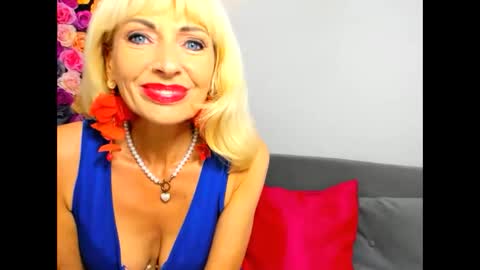 Snapshot of crystalgorgeous chatting on September 9, 3:23 pm Crsyatal online show from September 9, 3:23 pm