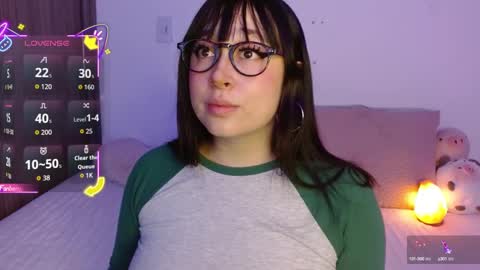 Snapshot of crystalitesq chatting on September 20, 1:52 am Olivia online show from September 20, 1:52 am