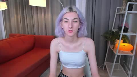 Mia online show from September 21, 2:21 pm