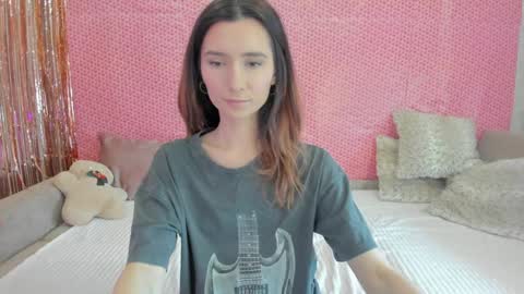 Snapshot of crystalnut chatting on February 6, 4:10 am Maria online show from February 6, 4:10 am