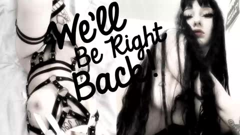 Sasha    Make me moan with patterns   good music here  online show from October 14, 1:19 am