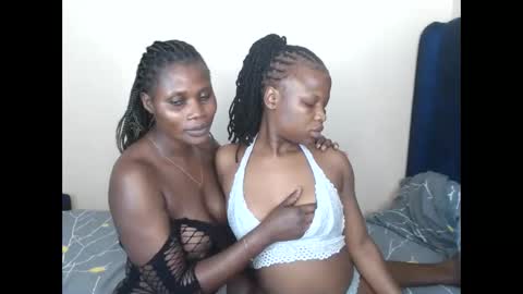 crystalxebony online show from November 28, 4:20 am