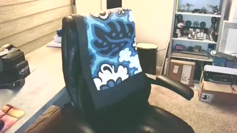 Snapshot of cucuforcocopuffs chatting on November 2, 4:45 am Yup... kinda old but Stop in and say hello online show from November 2, 4:45 am