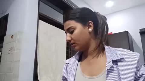 cuddlemuffins online show from April 12, 1:37 pm