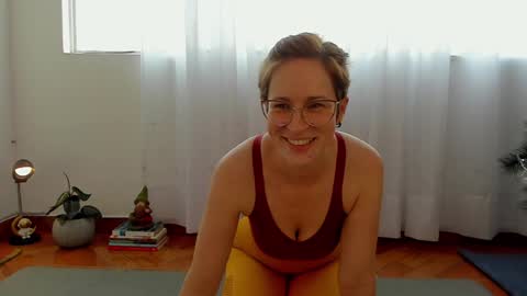 Leonela online show from December 9, 8:44 pm