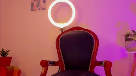 Leonela online show from December 1, 10:45 pm
