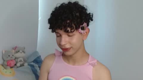 Snapshot of cuddly_twinkie chatting on January 13, 5:55 pm Cuddly online show from January 13, 5:55 pm