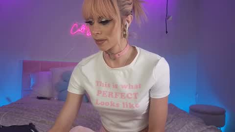 Snapshot of cult_barbie93 chatting on February 23, 5:56 am Cult Barbie online show from February 23, 5:56 am