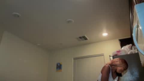 cum2charmxx online show from March 15, 5:56 am