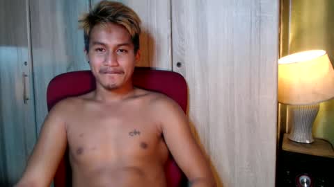 Snapshot of cum_overload chatting on February 25, 1:20 am cum_overload online show from February 25, 1:20 am