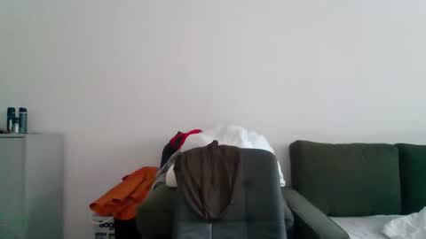 Snapshot of cum_shot8407 chatting on October 24, 8:59 am cum_shot8407 online show from October 24, 8:59 am