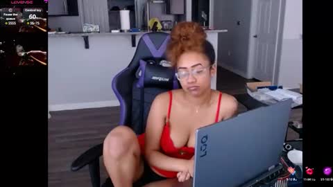 Nia Reese online show from July 8, 8:56 pm