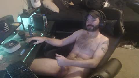 Snapshot of cumslinger2003 chatting on December 14, 2:31 pm cumslinger2003 online show from December 14, 2:31 pm