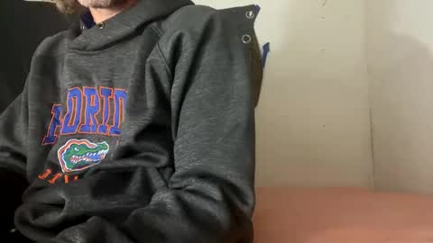 cumslutboi27 online show from March 6, 3:46 am