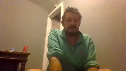 Snapshot of cuntreeboy68 chatting on December 6, 6:31 am Bash online show from December 6, 6:31 am