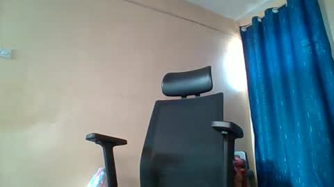 Snapshot of cupidcurvygirl26 chatting on October 5, 12:02 pm sweetpearl online show from October 5, 12:02 pm