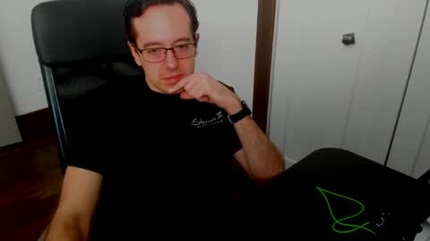 Snapshot of curious_10 chatting on January 19, 2:28 pm curious_10 online show from January 19, 2:28 pm