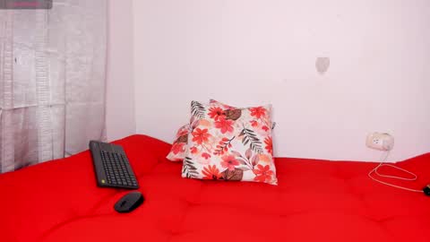 Snapshot of curly_sweett chatting on February 18, 3:10 pm Curly - OF- CURLY SWEETT online show from February 18, 3:10 pm