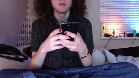 curly fries online show from March 26, 8:08 am