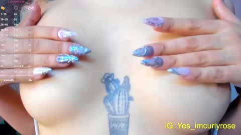 Snapshot of curlyrose_ chatting on September 15, 11:17 pm Rose online show from September 15, 11:17 pm