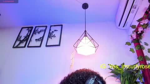 Snapshot of curlyrose_ chatting on March 2, 12:31 am Rose online show from March 2, 12:31 am