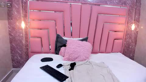 Alyanna  online show from November 9, 12:52 pm