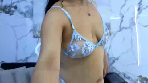 curvy_and_skinny23_aws online show from November 1, 9:36 pm