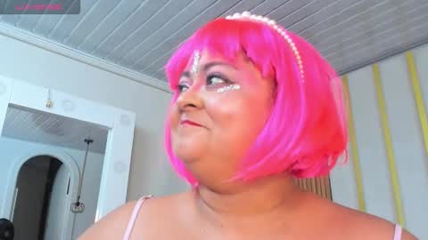 Snapshot of curvy_beauty_ chatting on October 25, 11:42 am  Hanna  online show from October 25, 11:42 am