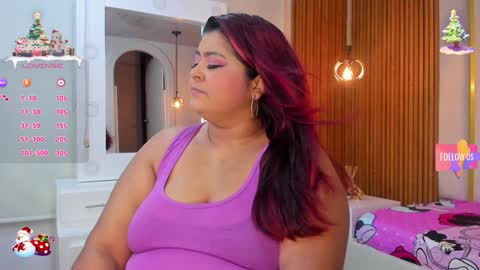 Snapshot of curvy_beauty_ chatting on December 4, 11:35 am  Hanna  online show from December 4, 11:35 am