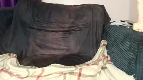 Essie online show from September 25, 10:17 pm