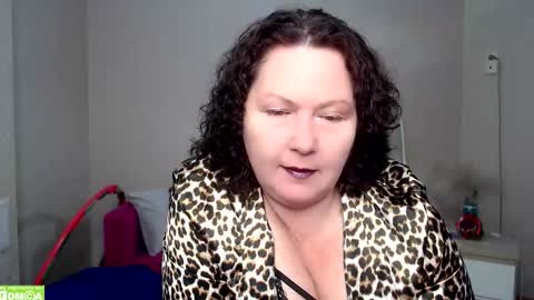 curvy_girlz online show from December 20, 5:09 pm
