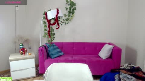 curvy_girlz online show from January 9, 5:35 am