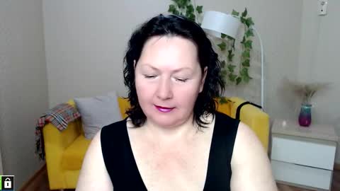 curvy_girlz online show from November 11, 4:42 pm