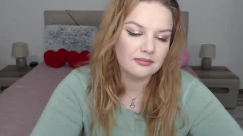 curvyanna13 online show from September 16, 1:24 pm