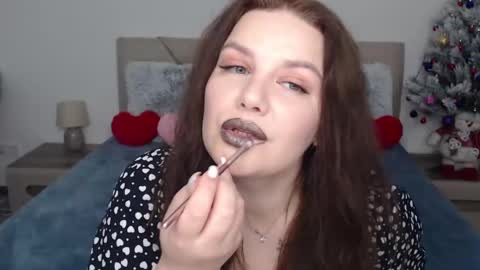curvyanna13 online show from December 9, 4:05 pm