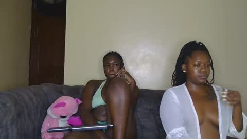 Snapshot of curvyebony1 chatting on February 10, 3:42 pm curtis online show from February 10, 3:42 pm