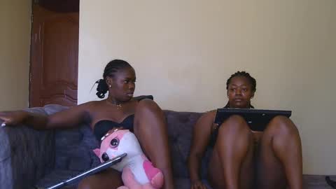 Snapshot of curvyebony1 chatting on February 8, 6:43 am curtis online show from February 8, 6:43 am