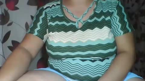 Snapshot of curvyladyxx289 chatting on October 28, 8:54 pm curvyladyxx289 online show from October 28, 8:54 pm