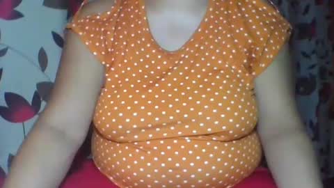Snapshot of curvyladyxx289 chatting on October 22, 8:54 pm curvyladyxx289 online show from October 22, 8:54 pm