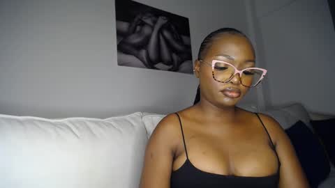 Liya online show from February 18, 10:14 pm