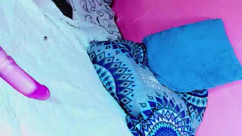 cute_feem online show from October 8, 5:35 am