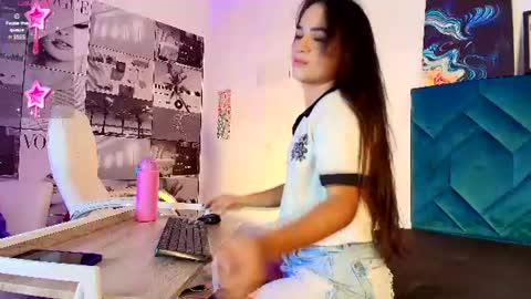 Cute horny1 online show from July 31, 1:34 pm