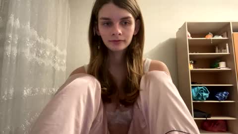 cute_kitte online show from February 11, 8:10 pm