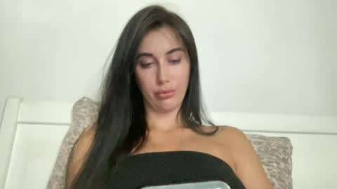 cute_kriss94 online show from July 4, 8:45 pm
