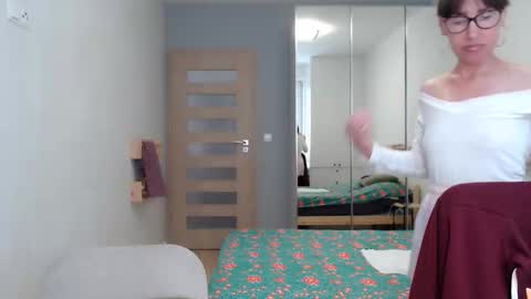 cute_lion_ online show from May 1, 12:32 pm