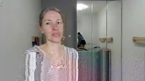 cute_lion_ online show from May 15, 6:15 pm